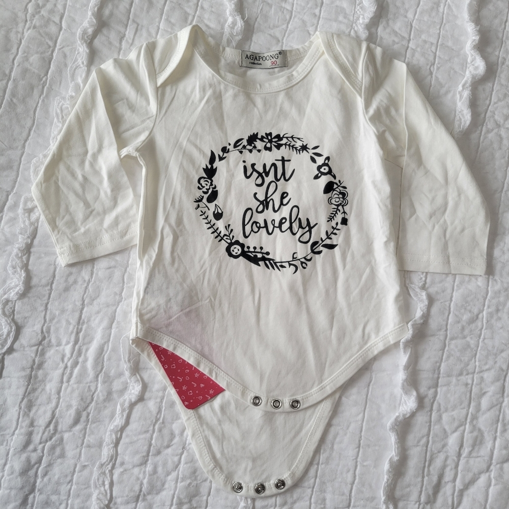 "isn't she lovely" Long Sleeve Onsie Top Bodysuit Newborn NWT Floral Halo